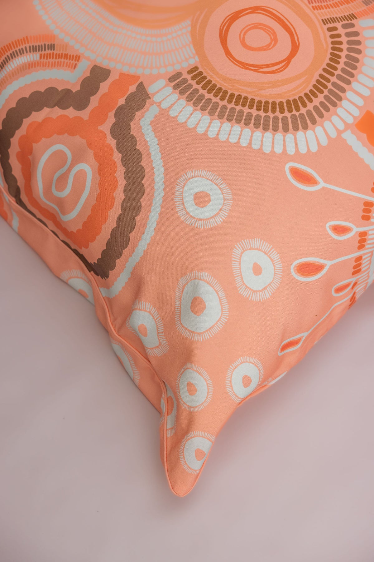 Lilly Pilly Float Outdoor cushion cover